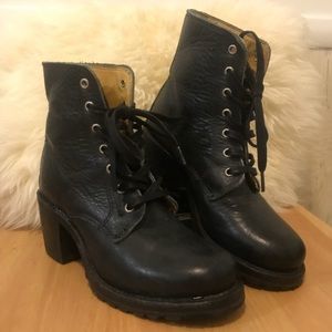 Frye Sabrina boots 5.5